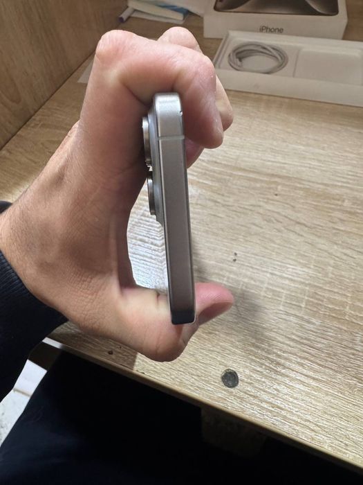 Продам iphone 15pro max e sim