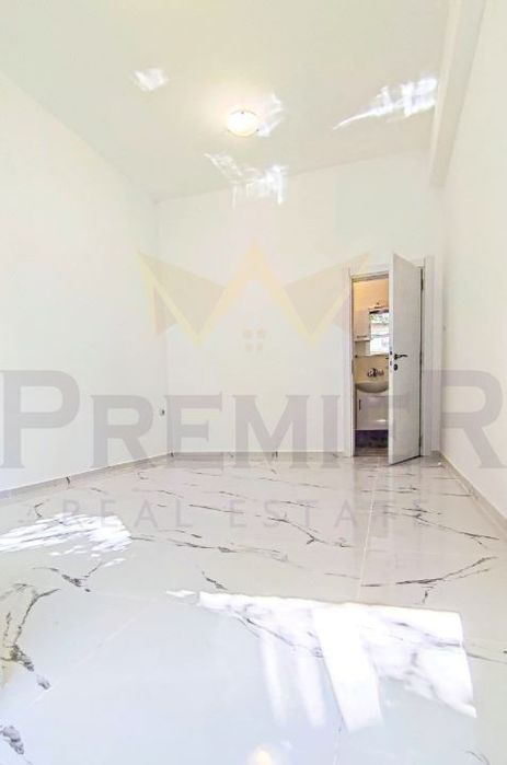 Дава се под наем Магазин в Варна, Левски - 20 кв.м за 450 € - Снимка #2