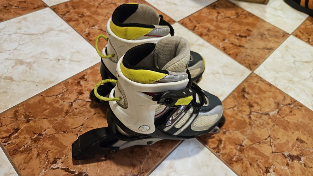 Vând role mărime reglabila