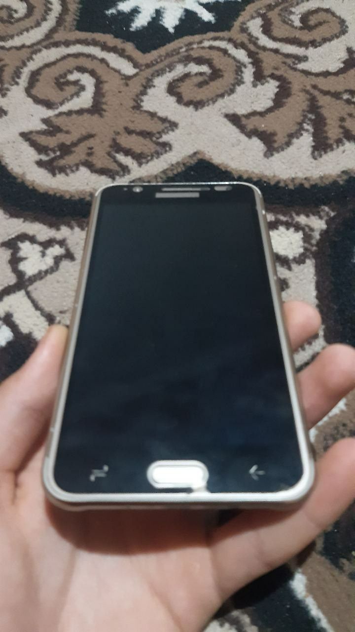 samsung J7 neo .