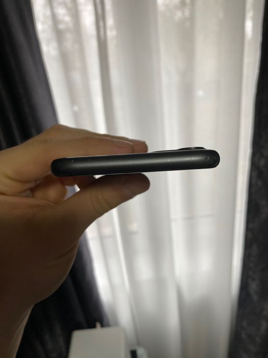 Iphone 11 negru 64gb 76% baterie