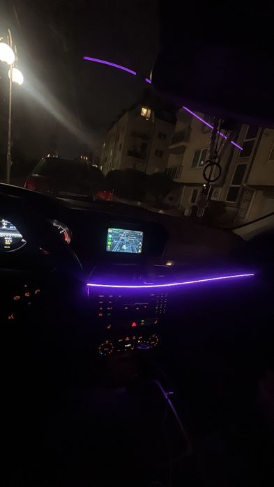 Поставяне на амбиентно осветление за всички видове автомобили