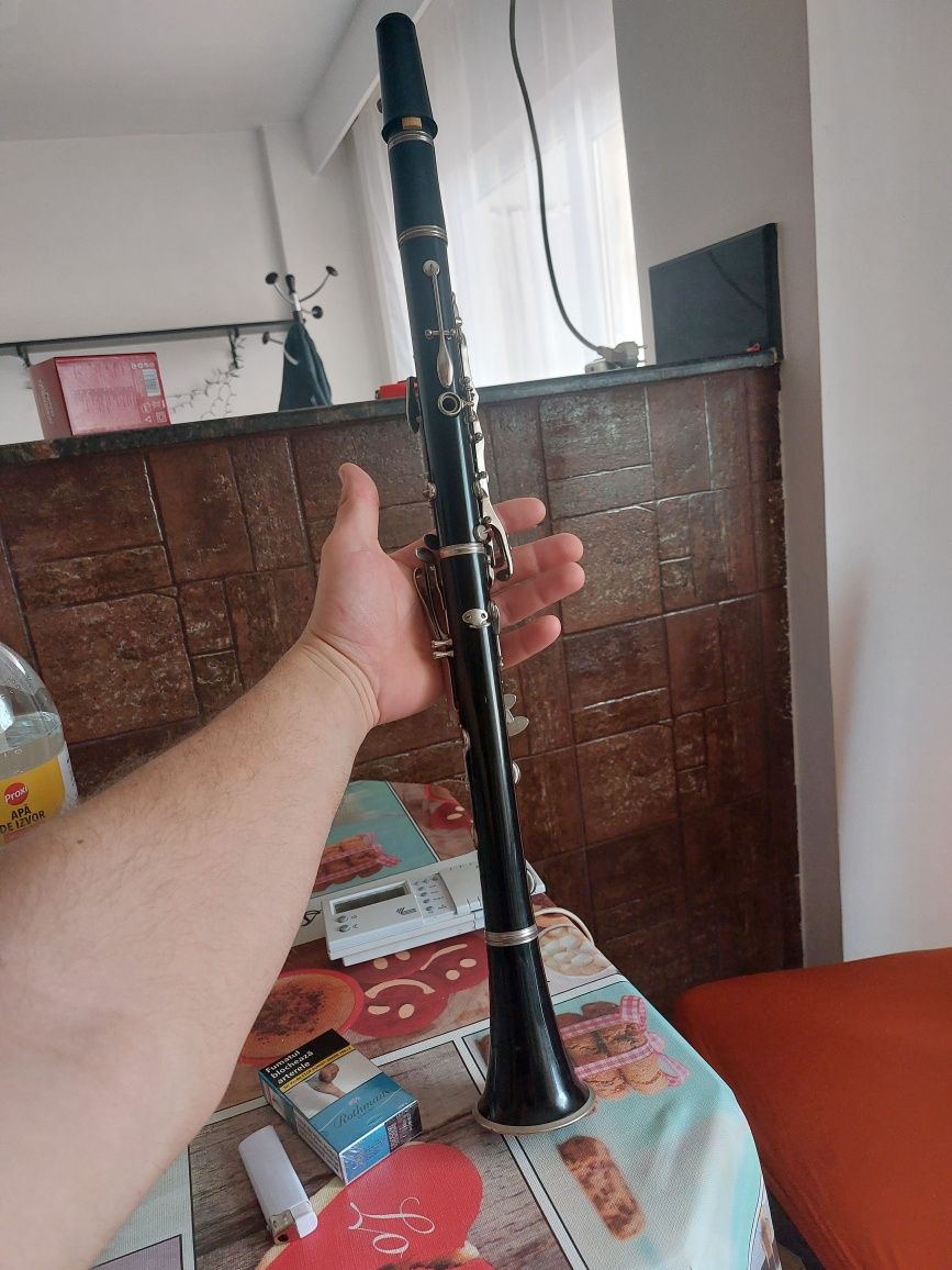 Vand clarinet SELMER COMPANY nou nout ne folosit in stare foarte buna