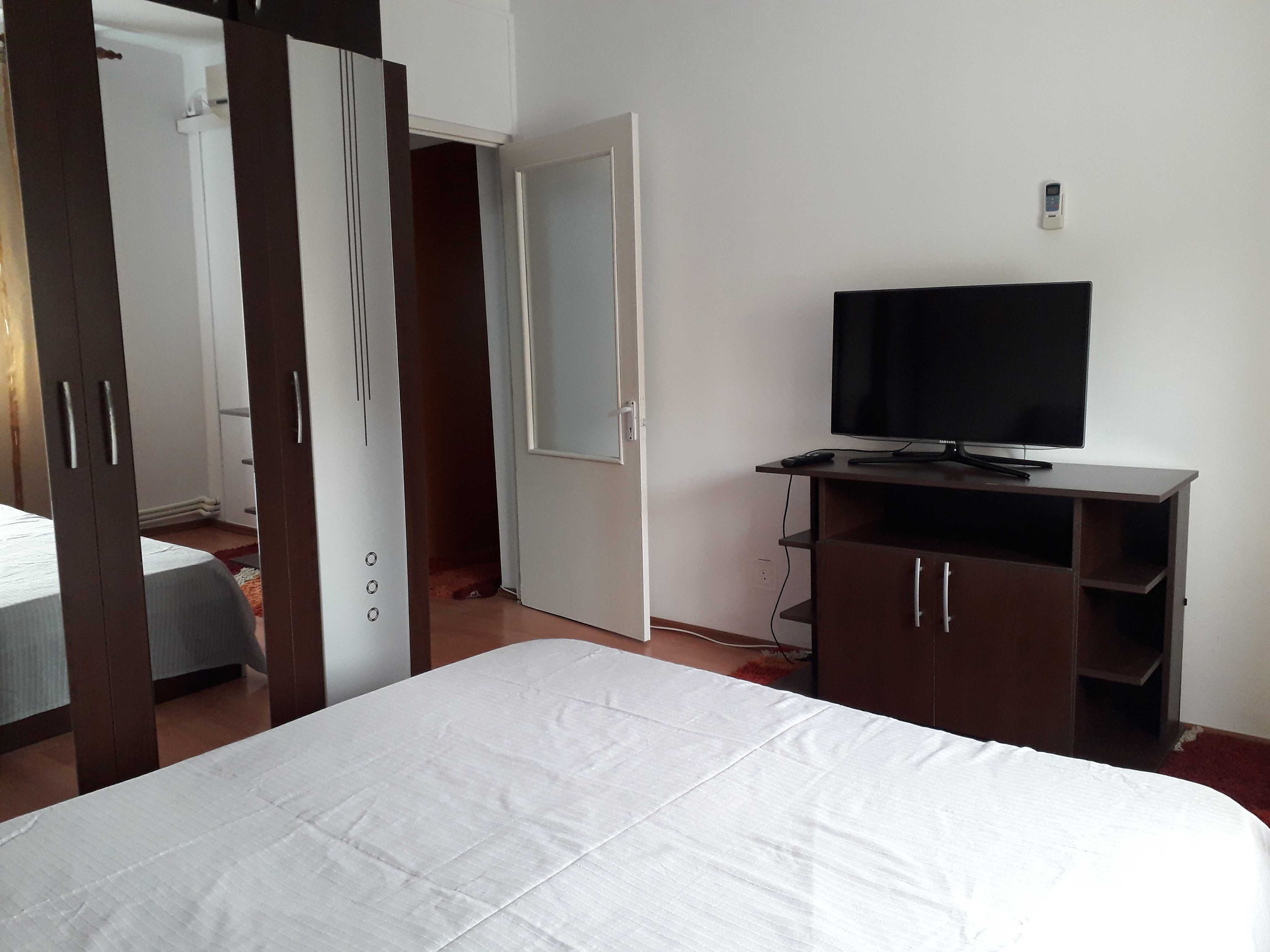 Apartament 2 camere, Piata Centrala, etaj intermediar