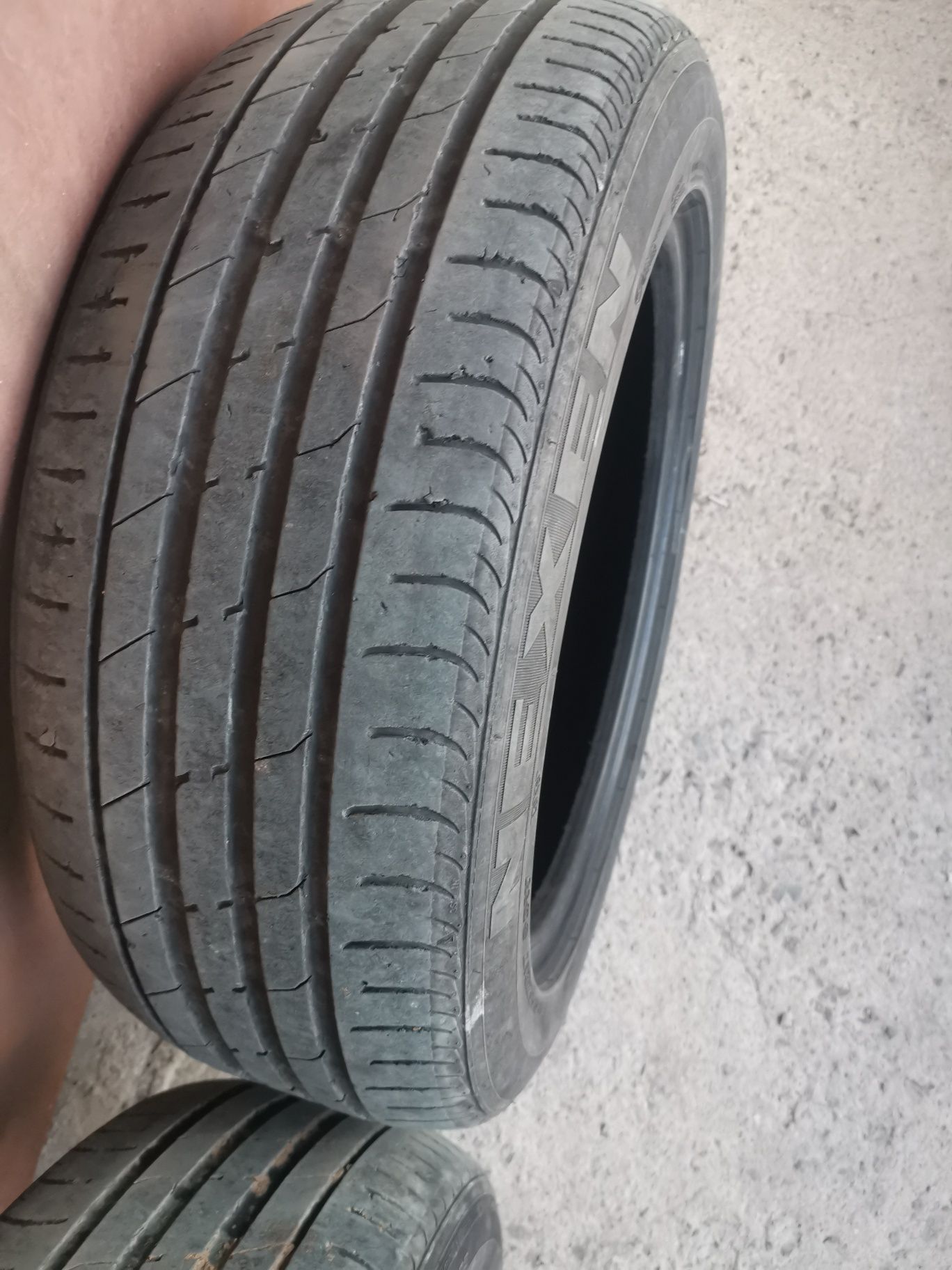 Летни гуми Nexen  215/55/17 4бр.