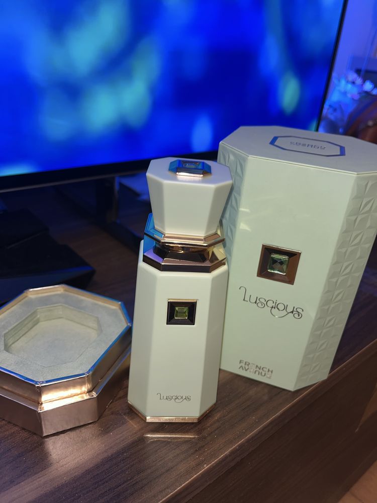 Продавам дамски парфюм