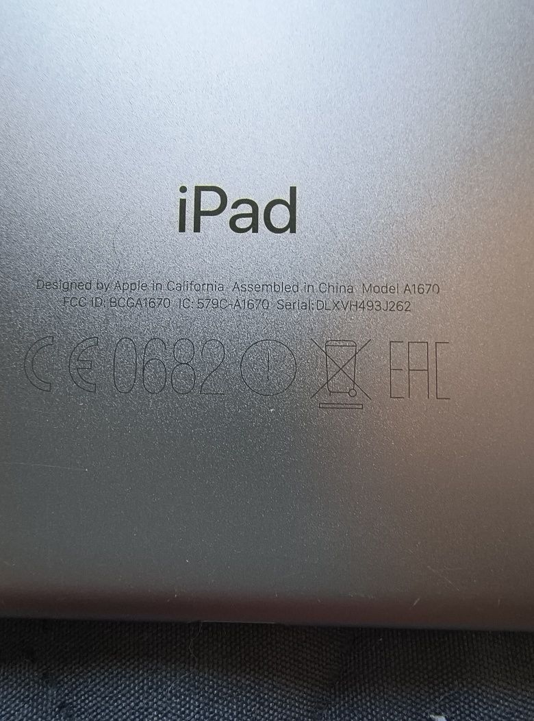 Ipad A1670 за части