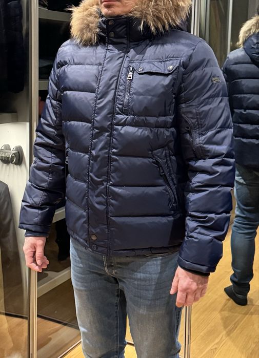 Geaca Gas cu umplutura din puf si guler de blana naturala