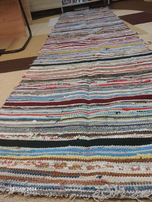 Covor țesut manual