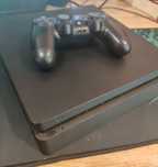 PS4 Slim 1TB + джойстик