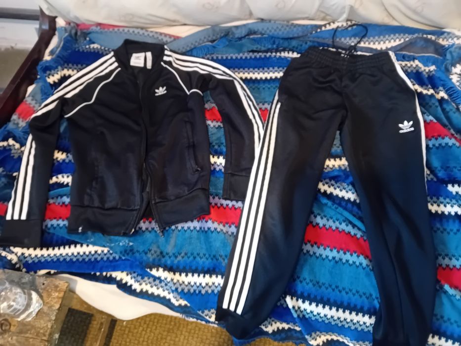 Trening Adidas mărimea s