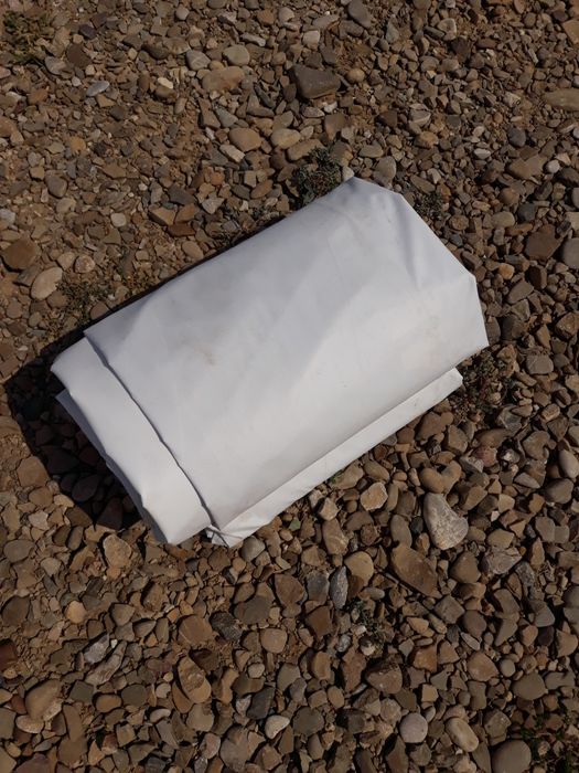 Prelate cauciucate aproape noi nouțe cu capse de inox 650 grame pe met