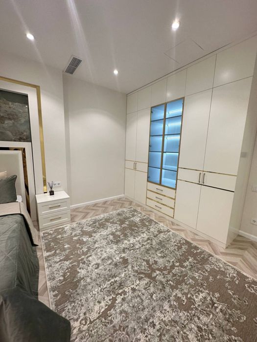 Mirabad Avenue . 1 линия , 4 этаж , 95 кв!