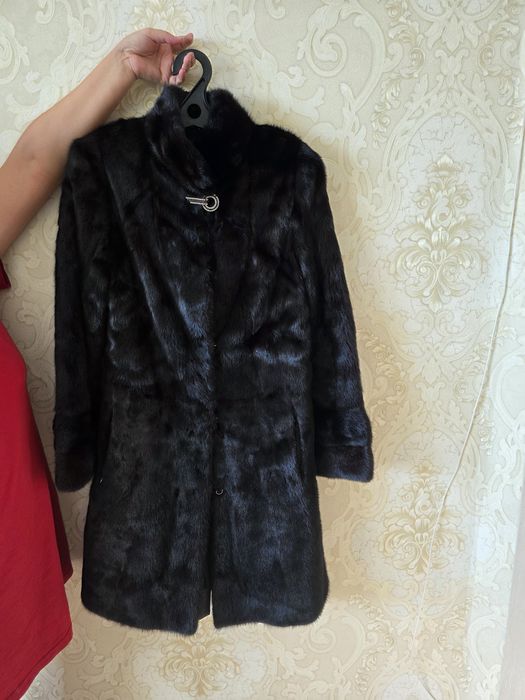 Продам норковую шубу в отличном состоянии. Размер 46.