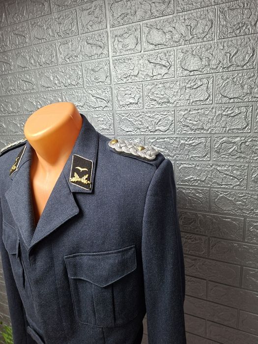 Tunica militara si sapca germana