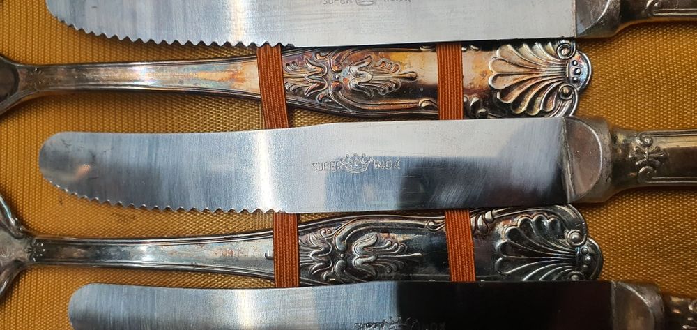 Италиански комплект посребрени прибори.
                 SUPER INOX