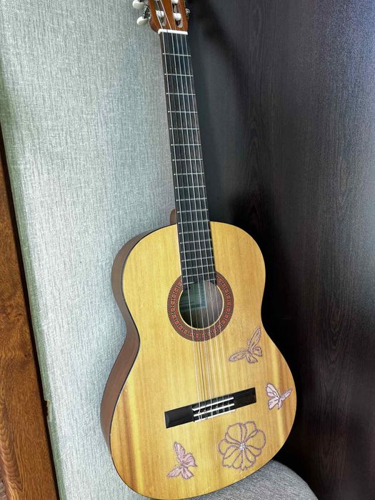 Китара Yamaha C30M