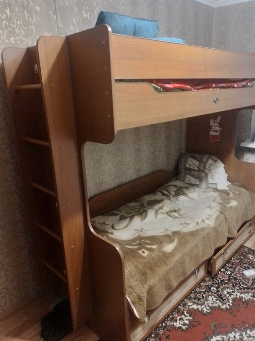 Продам 2х ярусную кровать Срочно