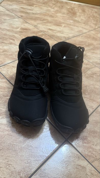 Vand ghete dama noi marimea 35