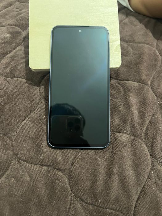 Vând sau schimb samsung a35 5g nou