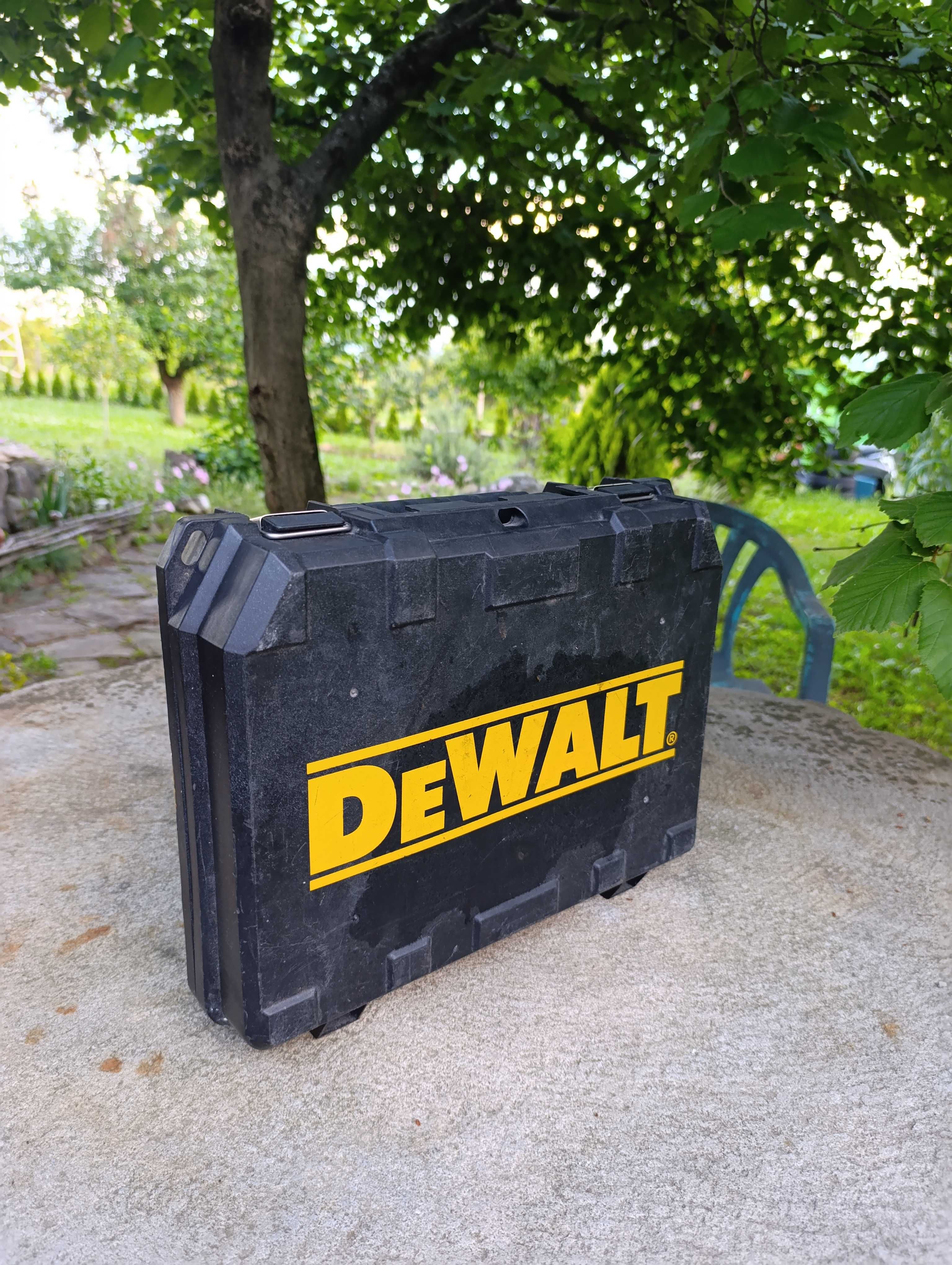 Акумулаторен винтоверт DeWalt DC750KA с кутия и аксесоари