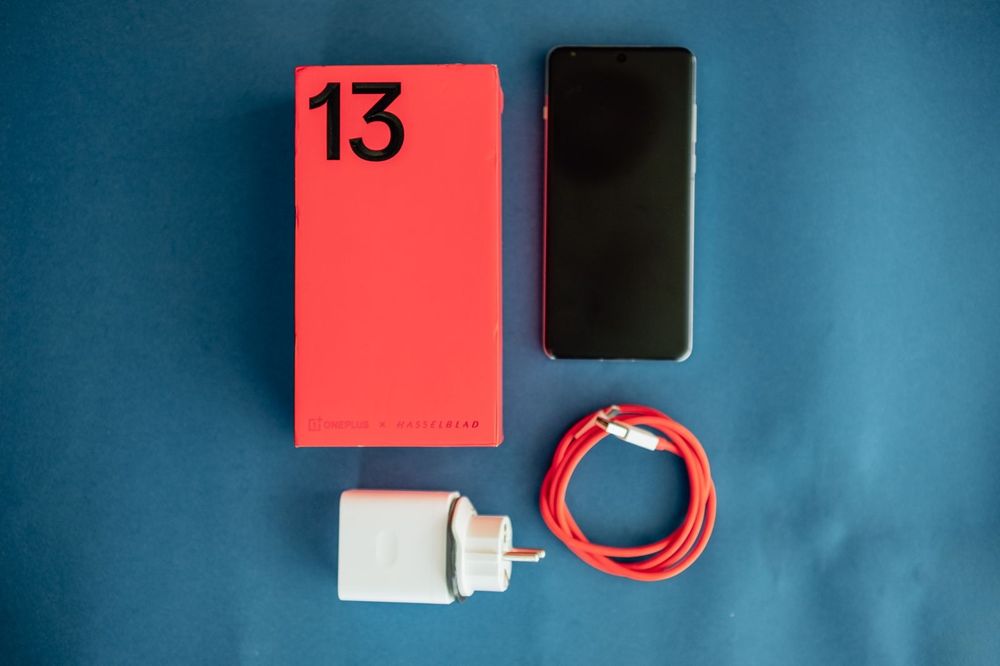OnePlus 13 – 16GB RAM / 512GB – Китайска версия