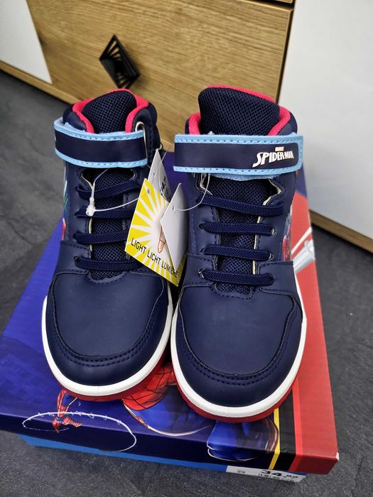 Светещи маратонки Спайдърмен