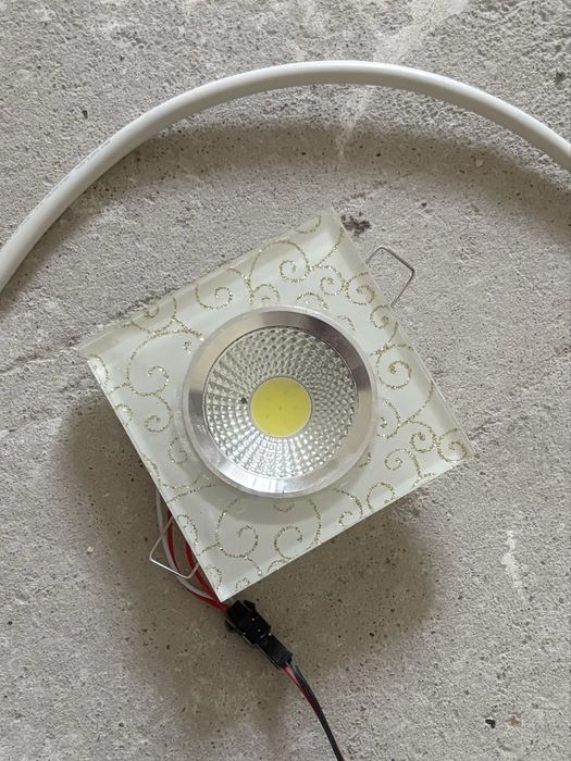 Точечные светильники 14 штук