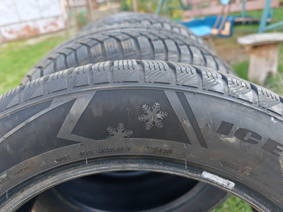 Cauciucuri de iarna SAILUN 215/60R17