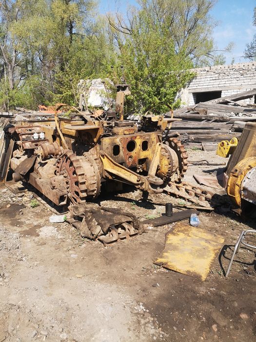 Продам запчасти бульдозера т 130 Т 170 б 10