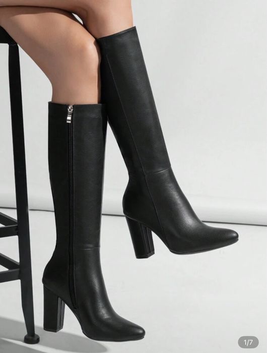 Cizme înalte cu toc