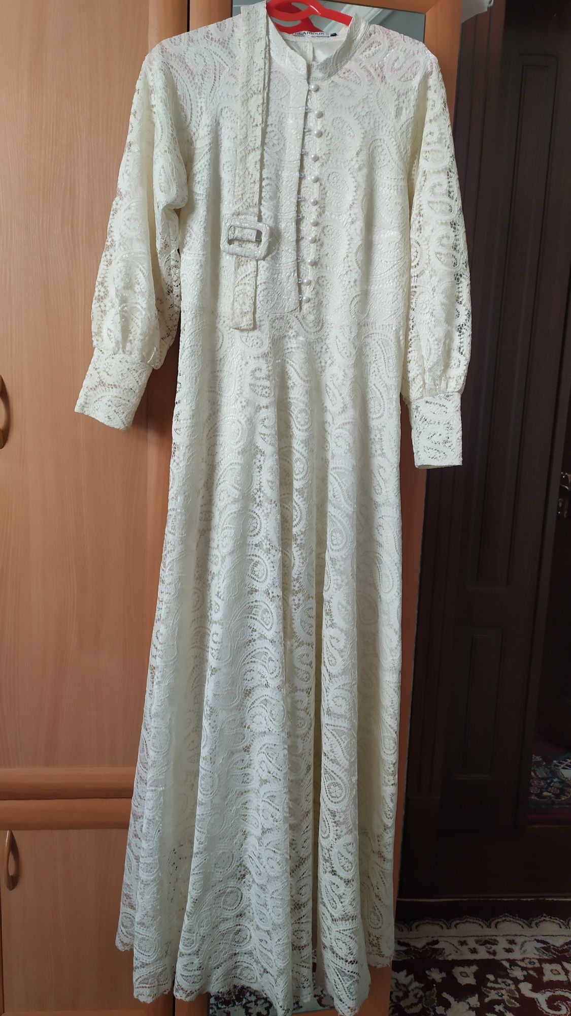 Rangi ayviriy 46-48 ga bemalol  keladi