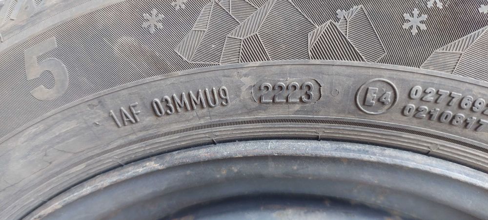 2 бр. Зимни гуми SEMPERIТ 185/60/15, DOT 2223, с джанти - за VAG