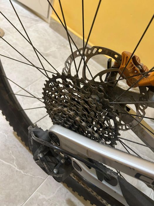 Продавам cube stereo 2020г