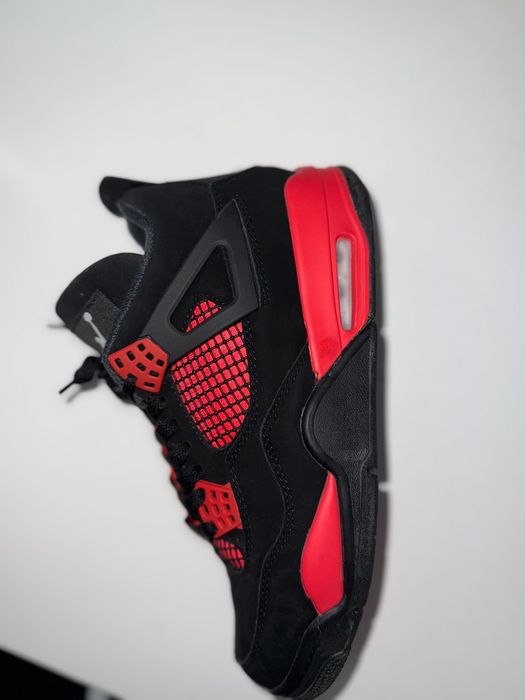 Jordan 4 Red Thunder – stare excelentă, aproape noi