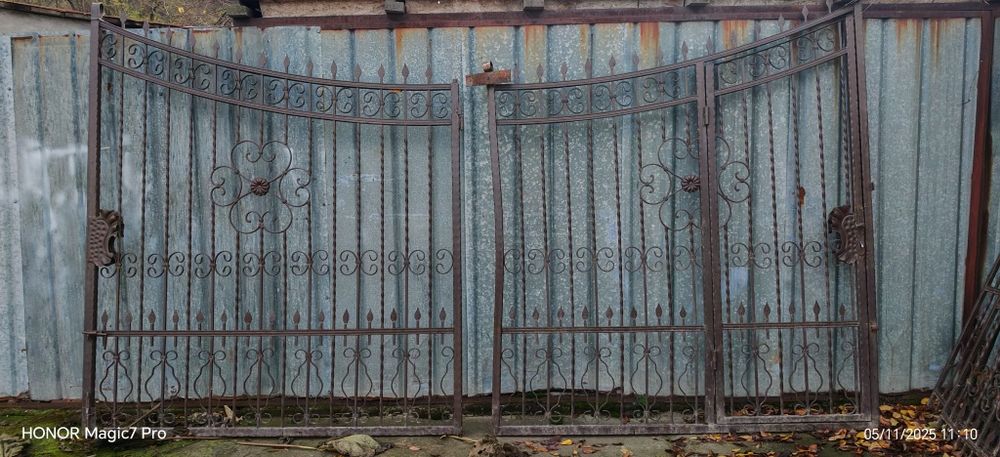 Porti fier forjat și gard