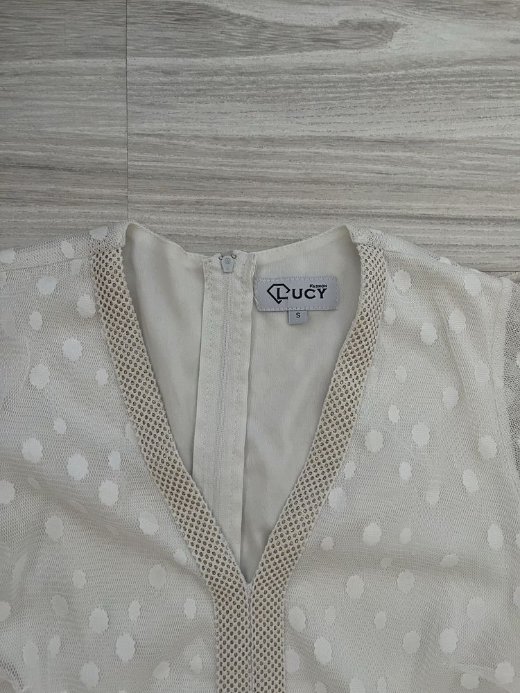 Бяла рокля Луци/ Lucy