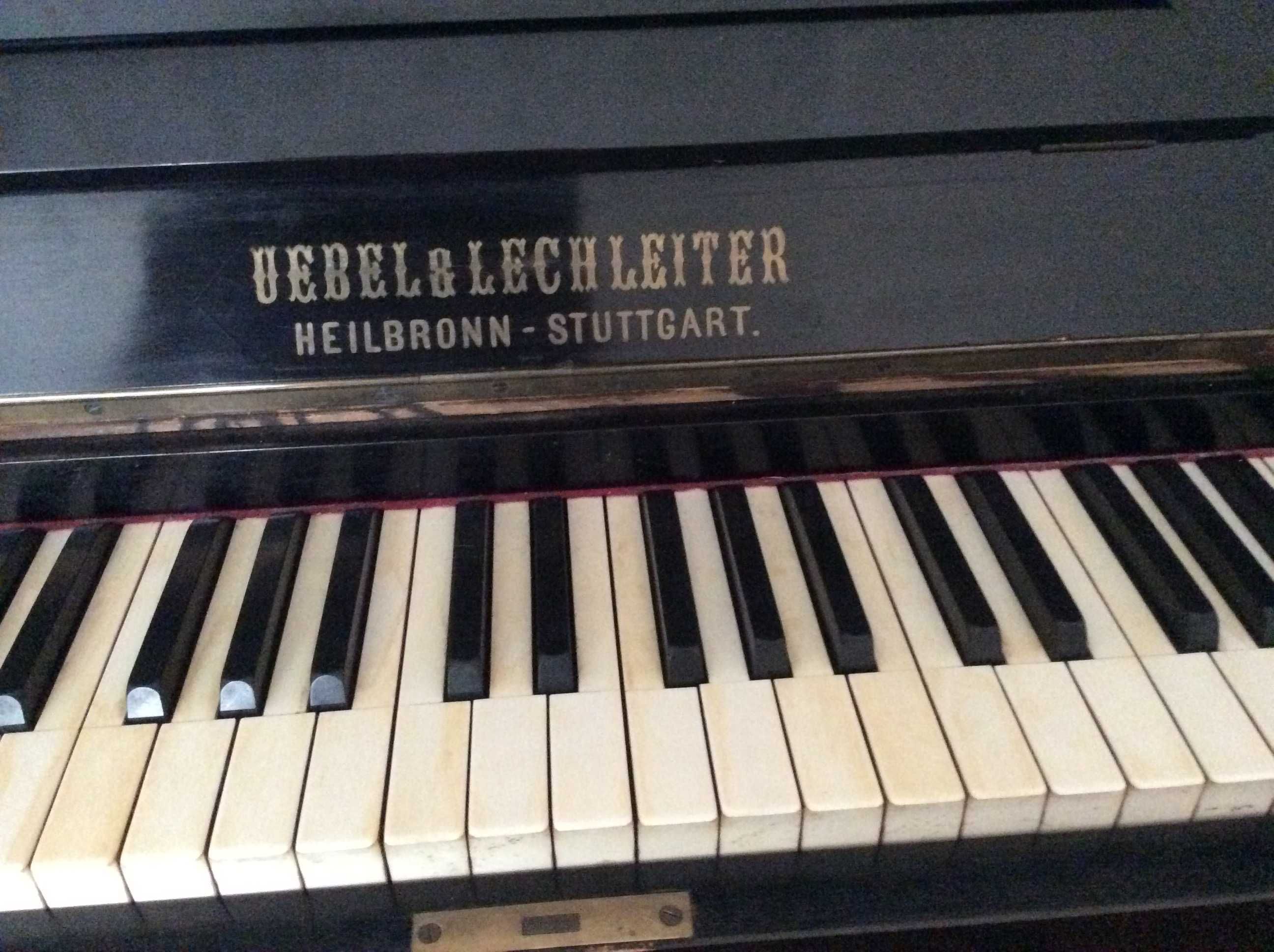 Старинное немецкое пианино известного мирового бренда