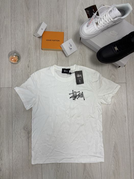 Tricou stussy alb cu imprimeu negru /size-S /Fit-M