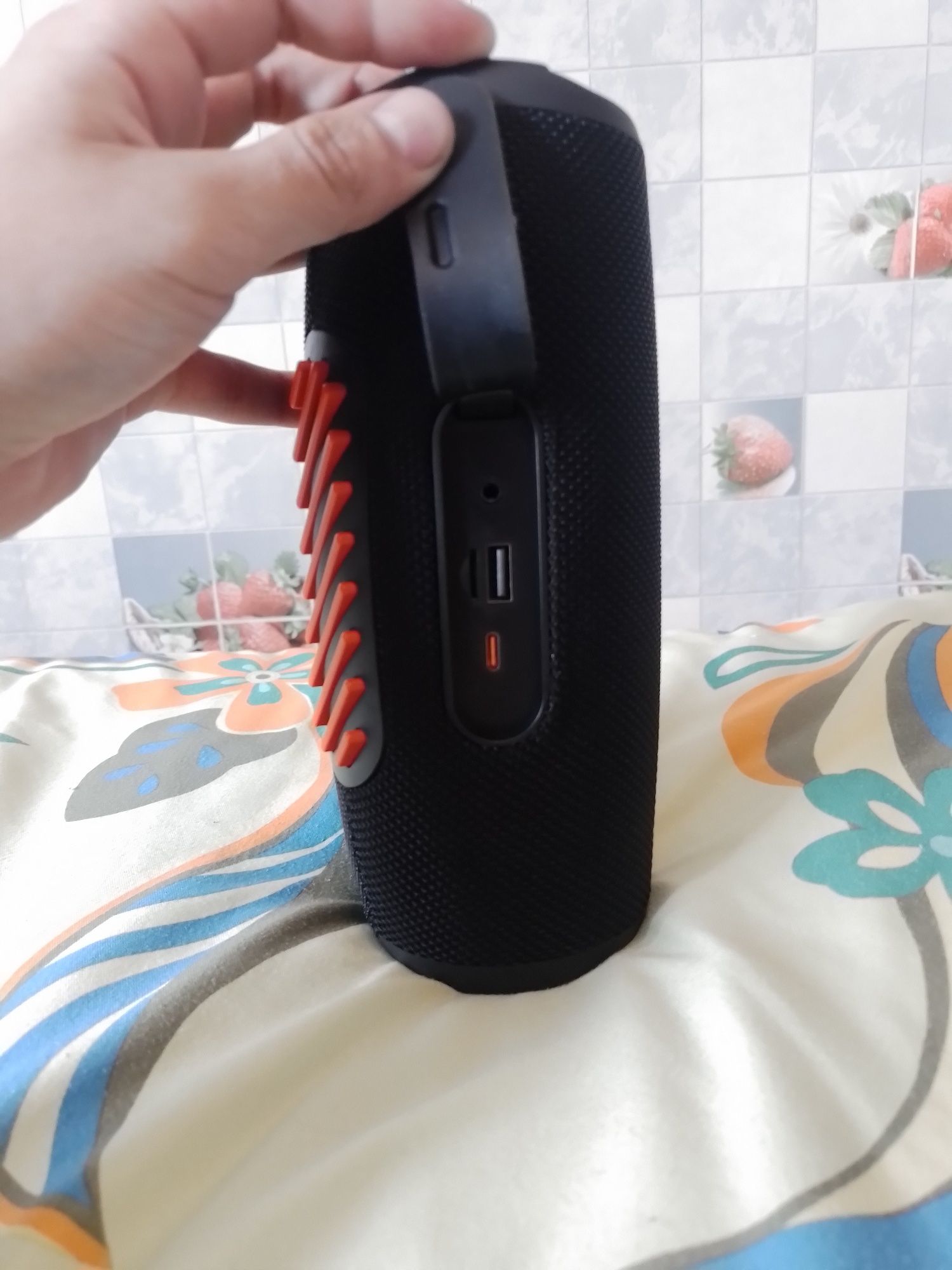 Колонка jbl chrage5