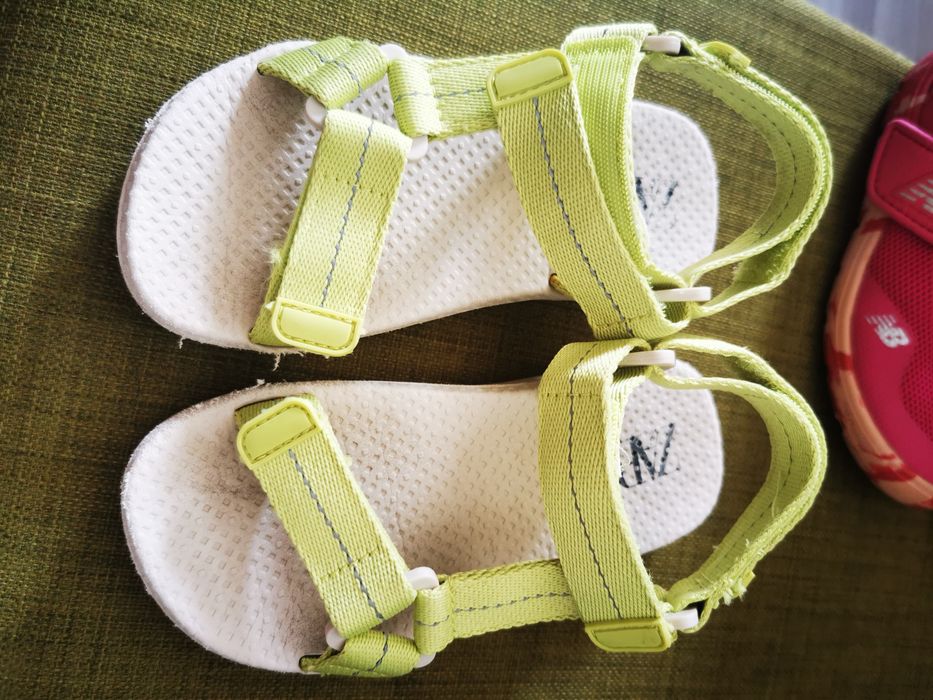 Sandale Zara fete/baieti marimea 27, aprox 17.8 cm