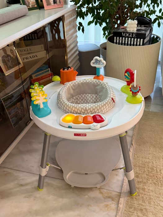 Активен център Skip Hop Explore and More