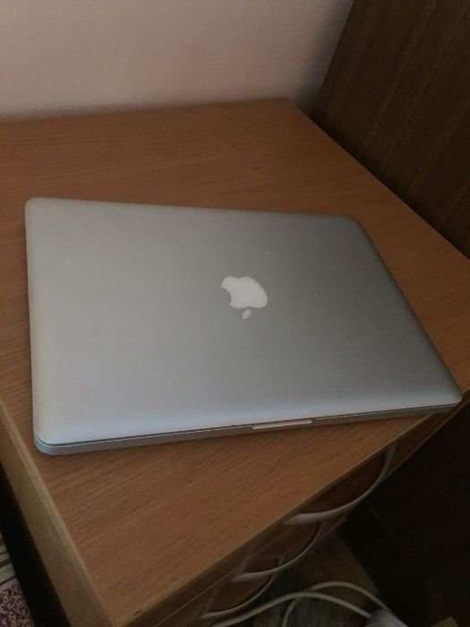 Продам MACbook