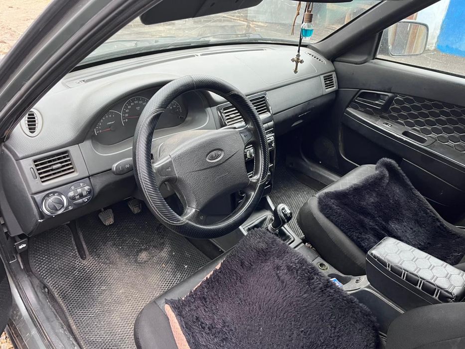 Продам Приору пятилетку