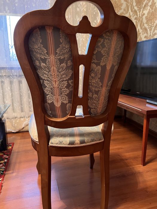 Стол и  8 стульев