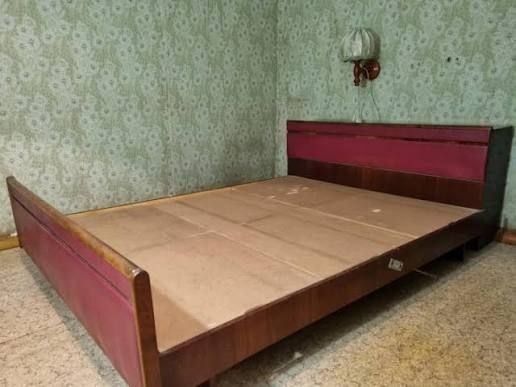 Кровать 2х спальная деревянная без матраса