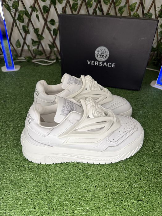 Adidasi Versace Odissea