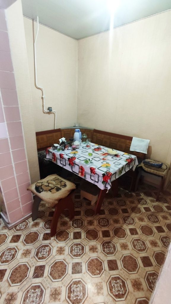 Продается квартира, двухкомнатная, 1 этаж тарец
