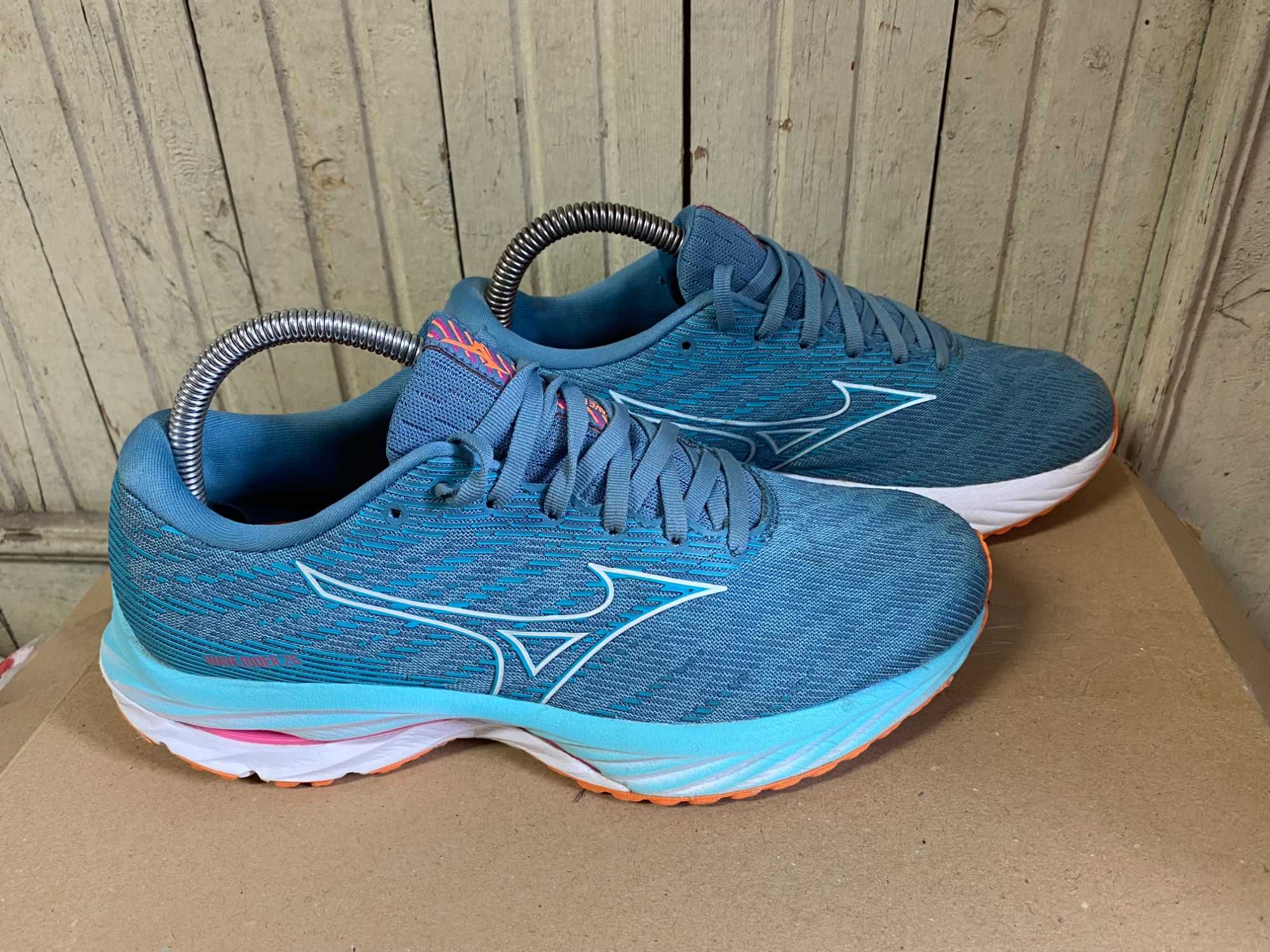 ''Mizuno Wave Rider 26''оригинални маратонки 40 номер