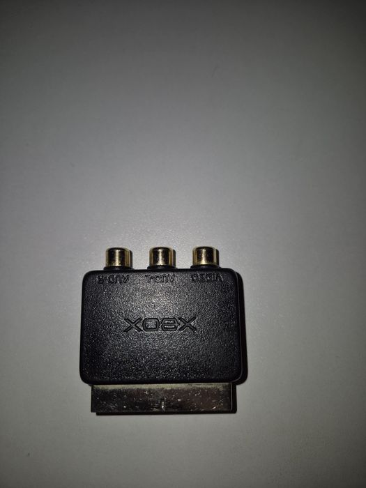 Adaptor original pentru Xbox OG / Xbox 360 de la RCA la S-Video(Scra)t